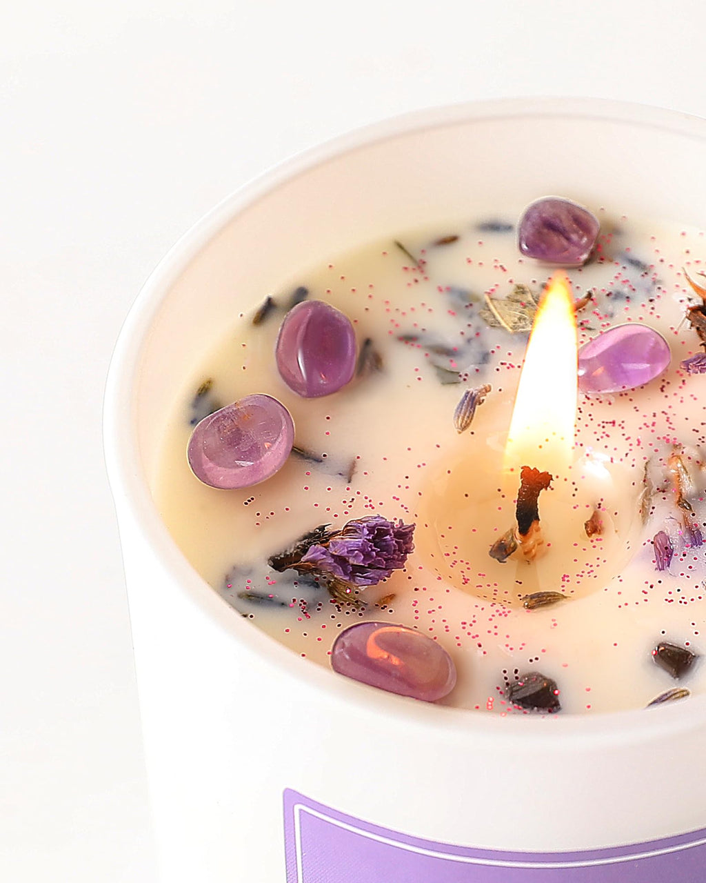 AOOVOO Lavender Scented Candles for Women - 7oz Soy Aromatherapy Candle with Crystals Inside