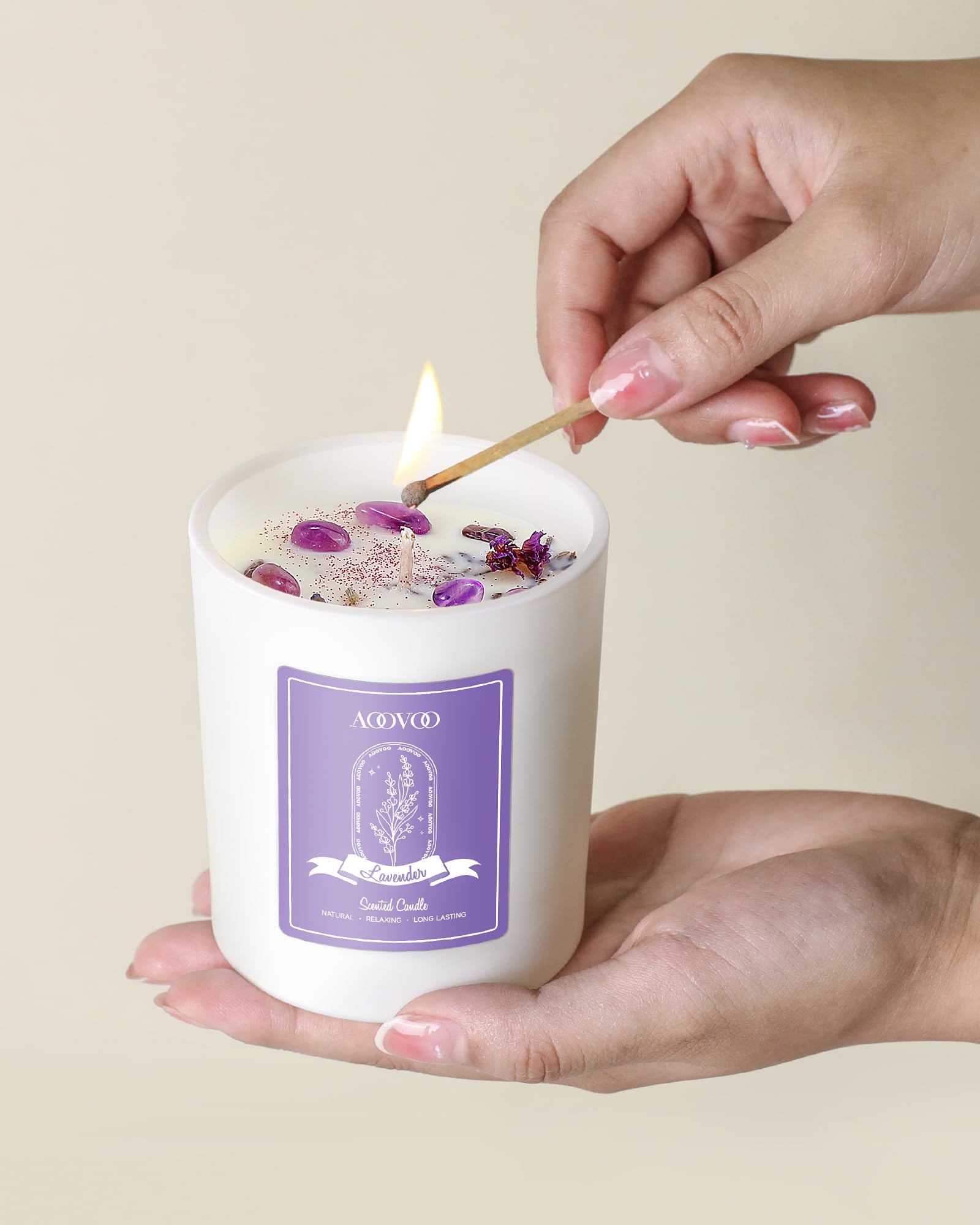 AOOVOO Lavender Scented Soy Candle for Women – Aromatherapy with Crystals, 10oz