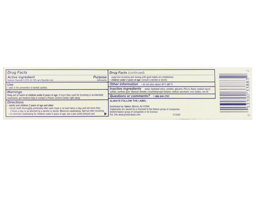 Aquafresh Extreme Clean Whitening Action Toothpaste – Mint Blast, Fluoride, 5.6 oz Pack of 2