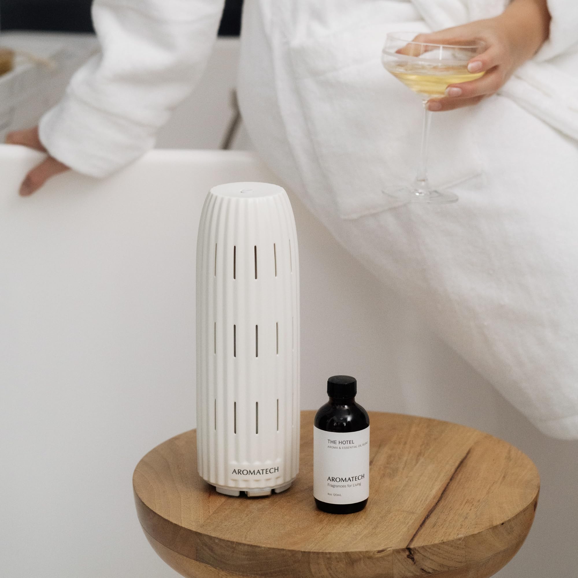 AromaTech The Hotel Essential Oil Blend – Luxury Hotel Inspired (Lemon, Lavender, Peach & Pine) 4 oz / 120 mL
