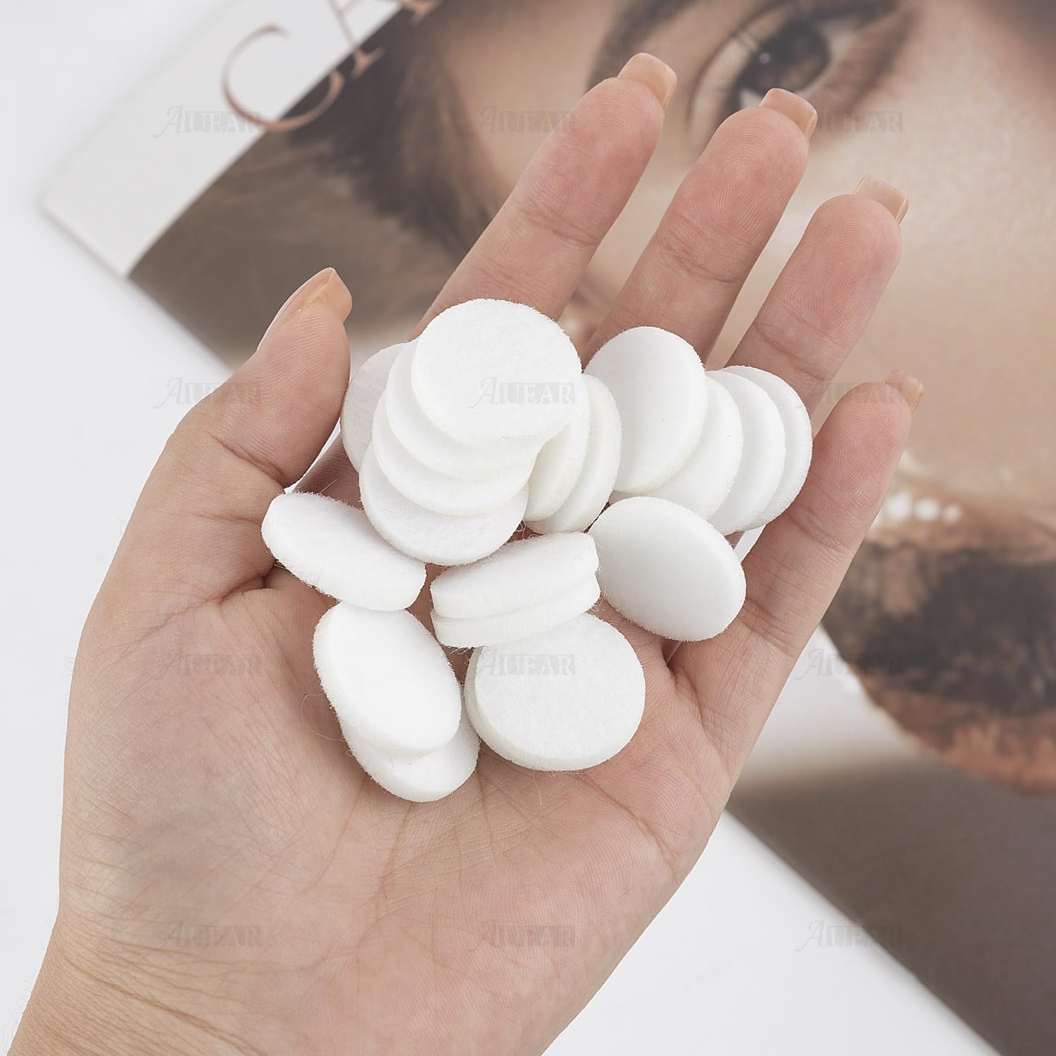 AUEAR 100-Pack White Round Mini Diffuser Refill Pads for Necklace Pendant