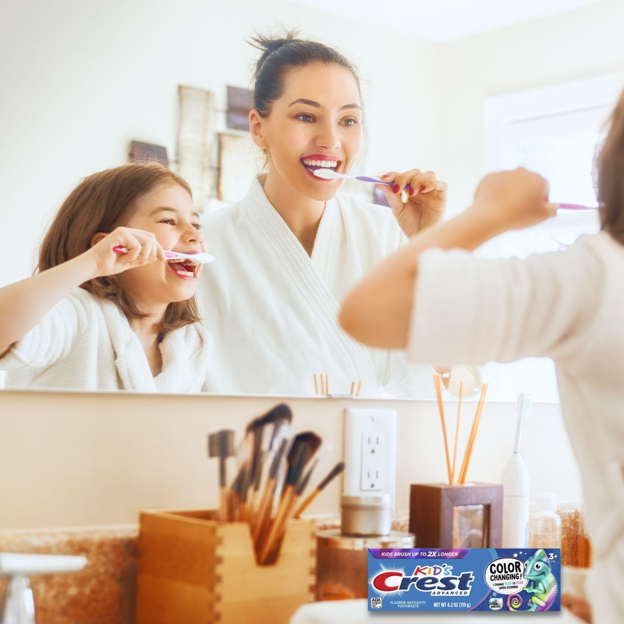 Crest Kids Color Changing Toothpaste Bundle — 2-Pack Bubblegum + VenDesta Squeezer