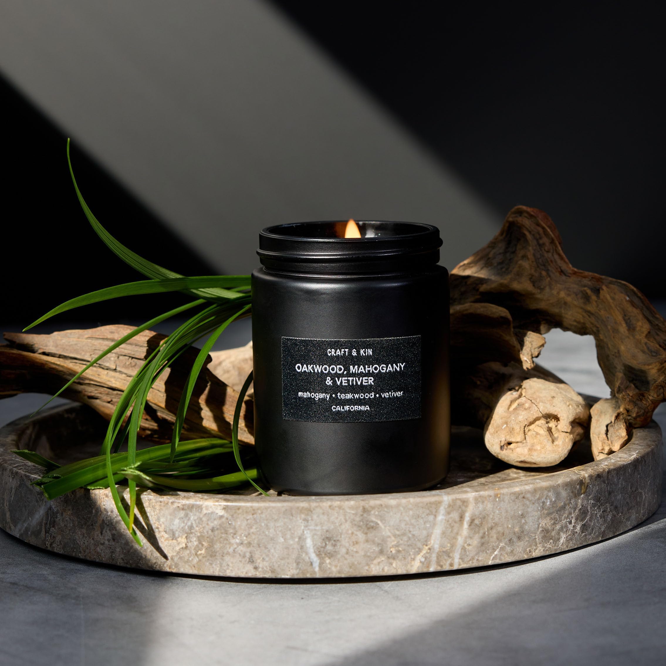 Craft & Kin Oakwood, Mahogany & Vetiver Candle – 7.6oz Soy, 45-Hour Burn