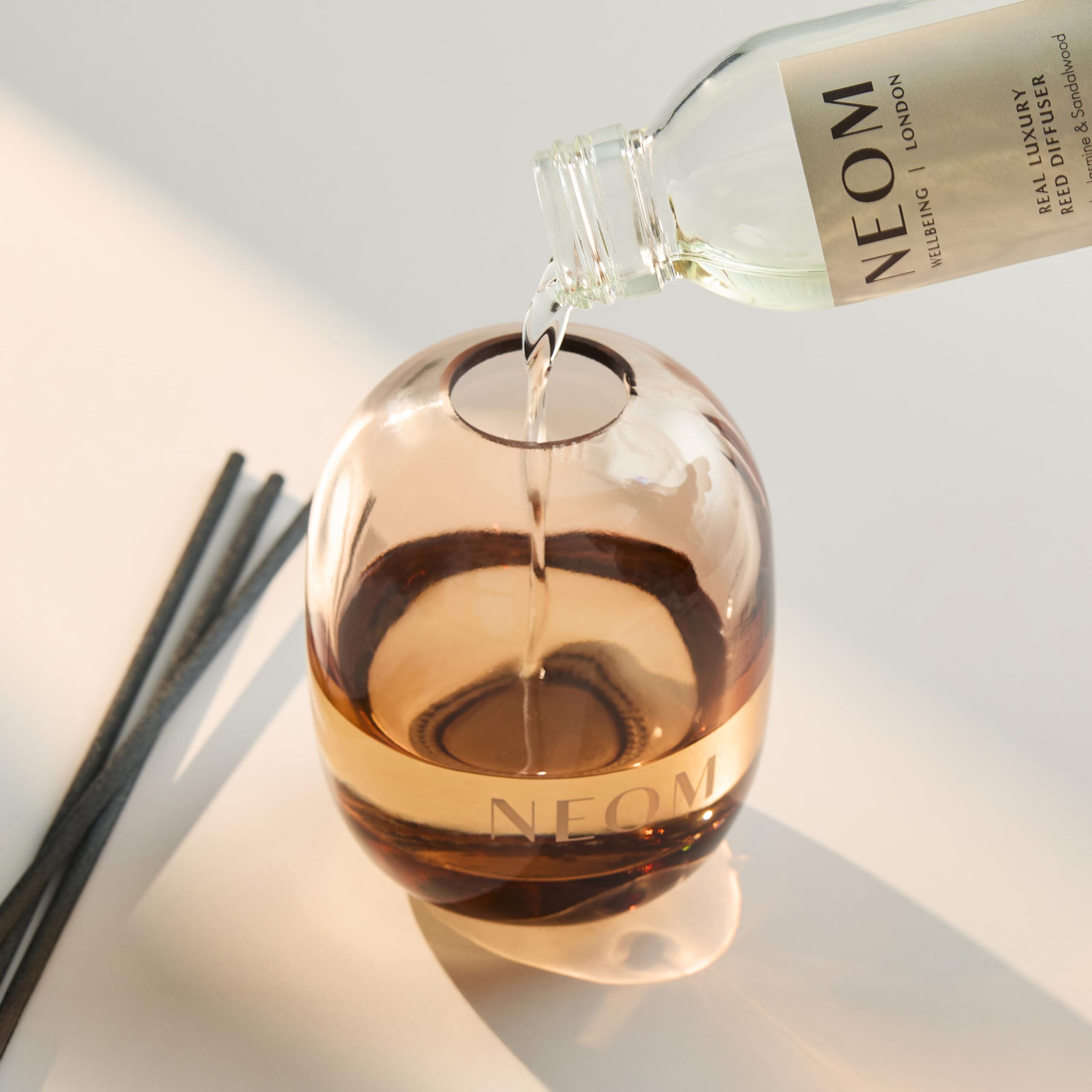 NEOM Real Luxury Reed Diffuser Refill 100ml – Lavender, Jasmine & Sandalwood | 100% Natural Fragrances | Up to 12 Weeks
