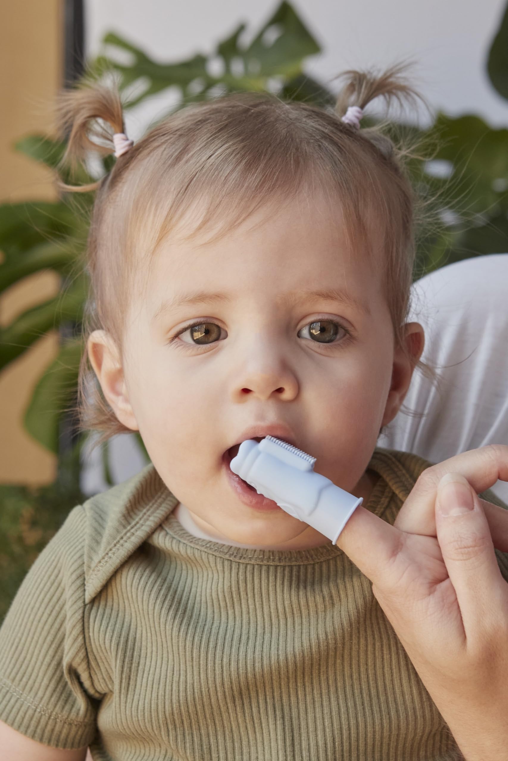 SuperMouth Tooth Keri Baby Finger Brush – Soft Silicone Bristles, Built-in Bite Block, Light-Up Wand, AR App (Teething to 2 Years, 4 Colors)